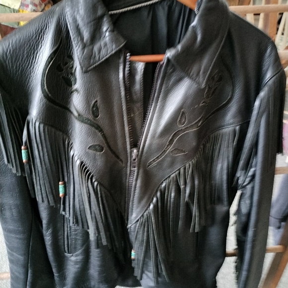 Leather Riding Goods , great shape, medium size 250.00 for all. Can sell separat - Picture 3 of 6